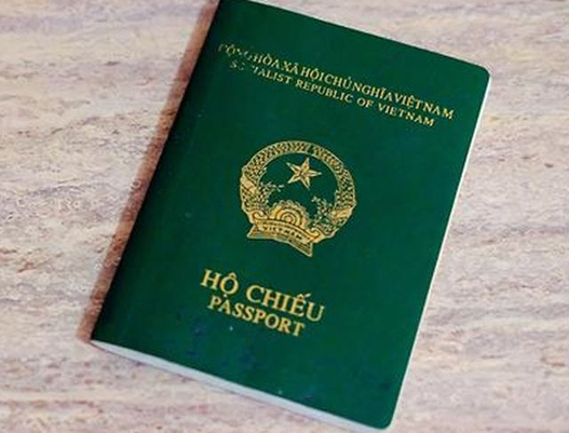Đi làm hộ chiếu cần mang theo gì? 2025